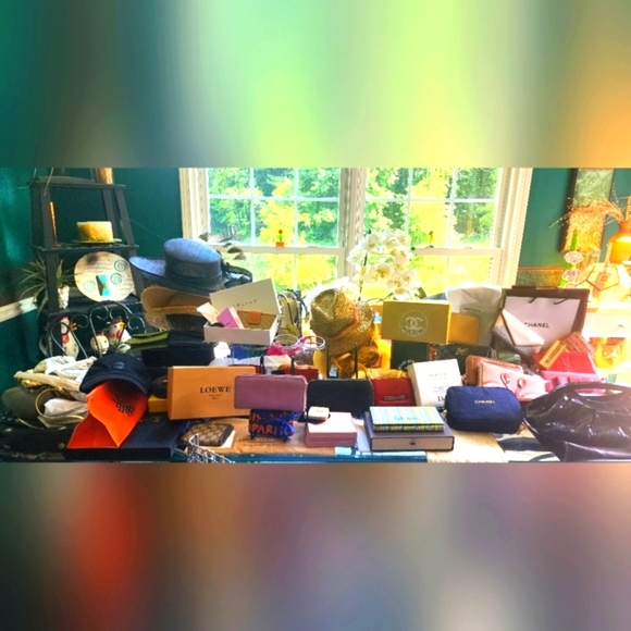 ESTRELLA "Uno1luv" Designer And Luxury Closet IS GOING LIVE - Picture 4 of 17